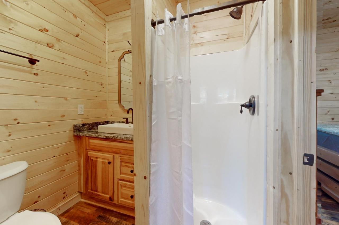 Whiskey Barrel Retreat Villa Sevierville Bagian luar foto